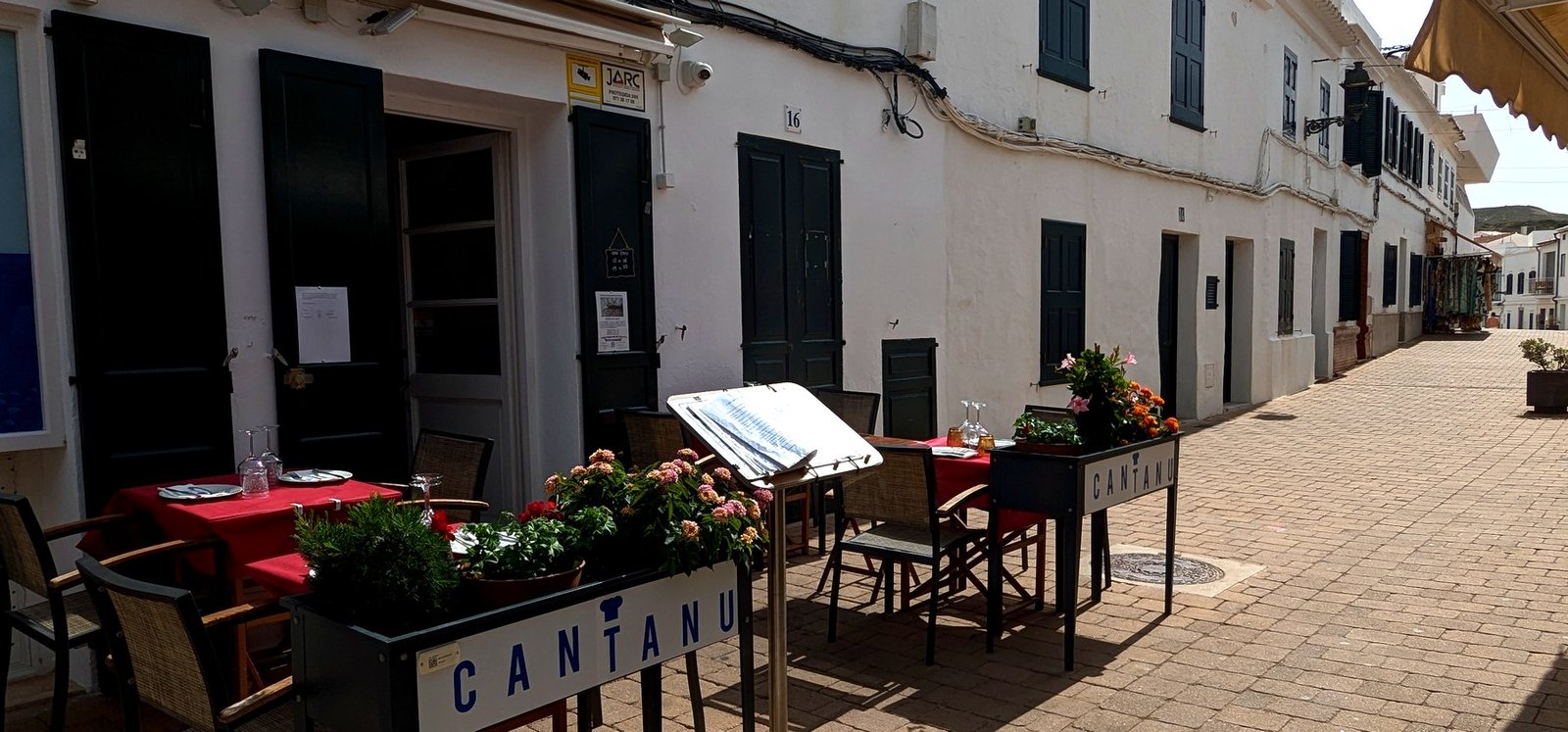 Terraza Can Tanu Fornells